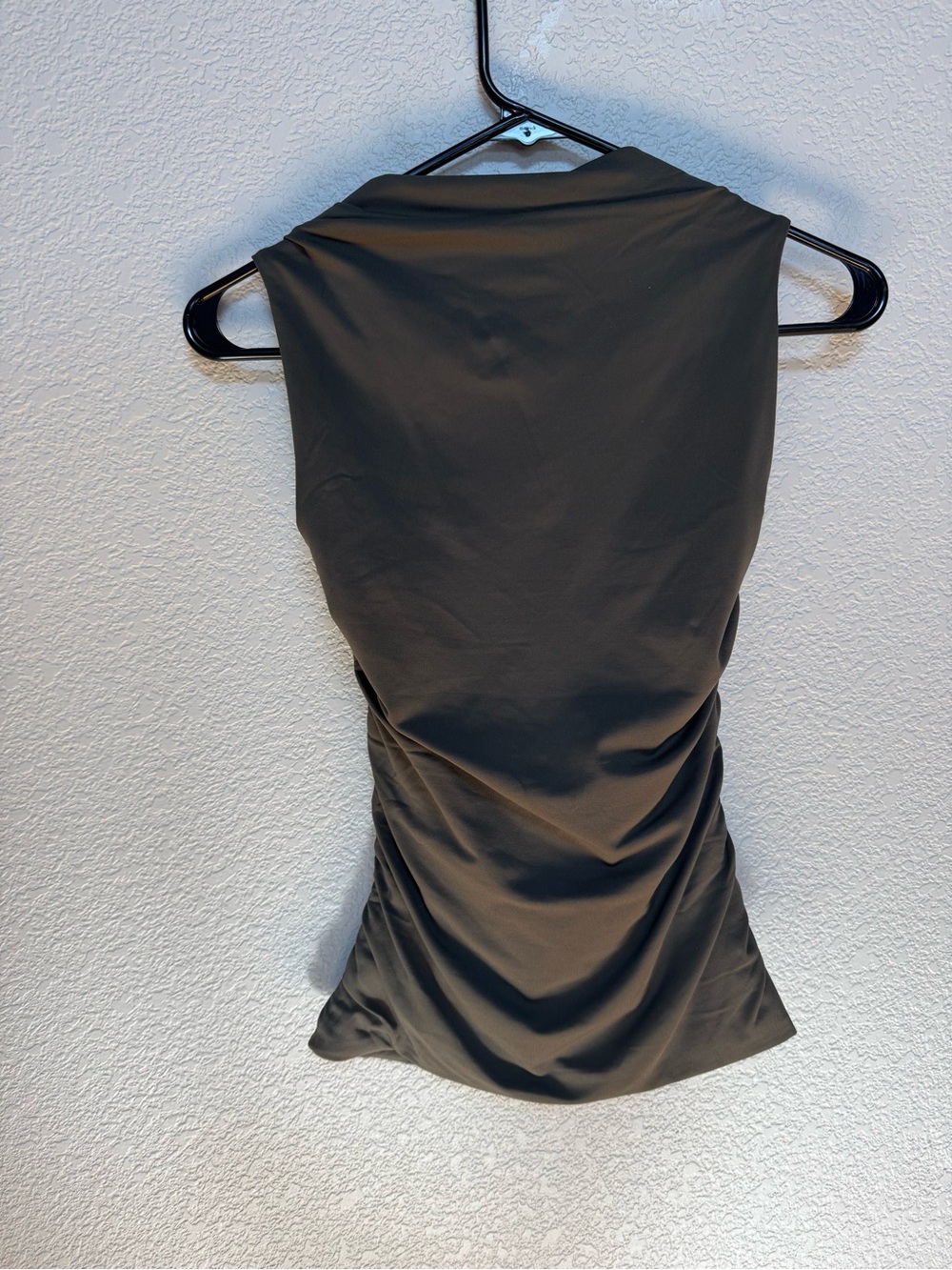 Aritzia Contour Flourish Top Olive Green Women’s M Ruched Sides - Picture 9 of 10